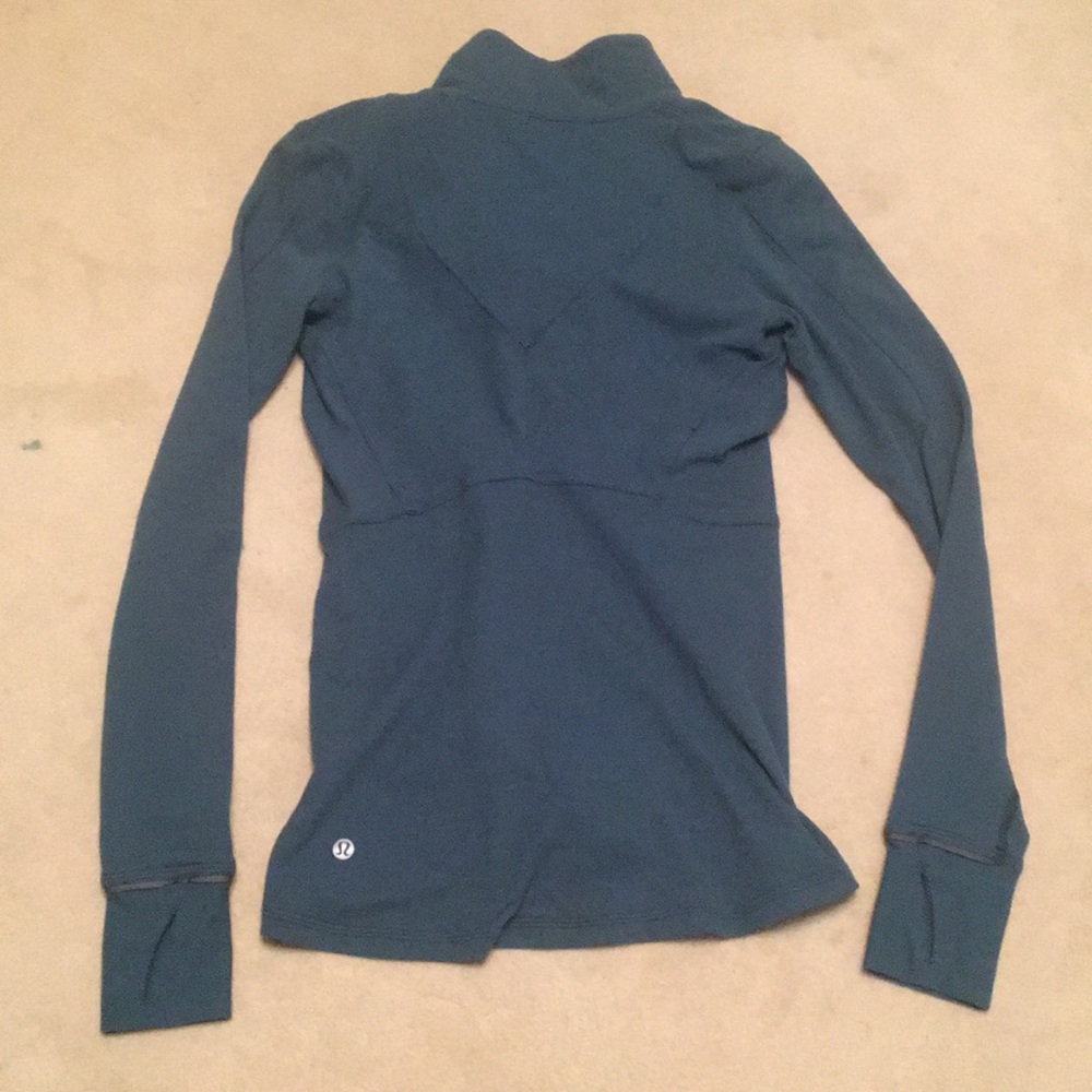 Lululemon Sports Cover-up - Picture 2 of 4